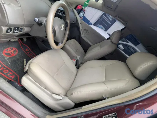 2011 Toyota Vitz — foto 3 / 15