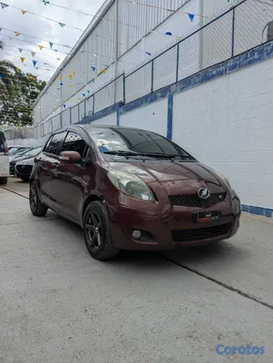 2011 Toyota Vitz — foto 4 / 15