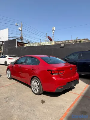 2020 Kia Rio — foto 9 / 15