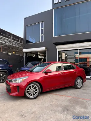 2020 Kia Rio — foto 11 / 15