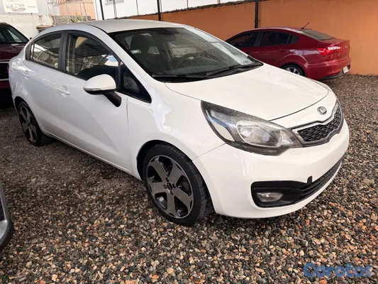 2015 Kia Rio — foto 2 / 7