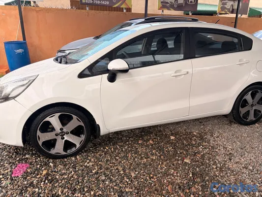2015 Kia Rio — foto 3 / 7