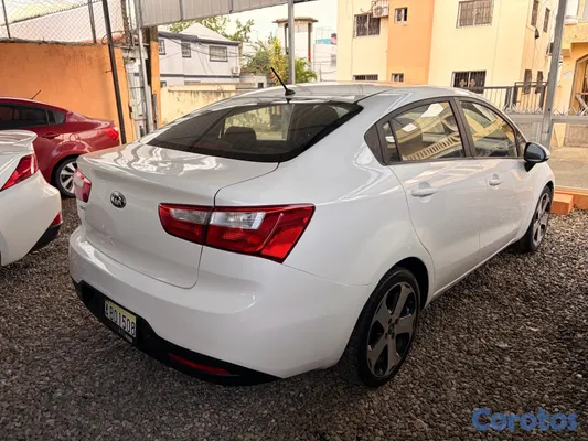 2015 Kia Rio — foto 5 / 7