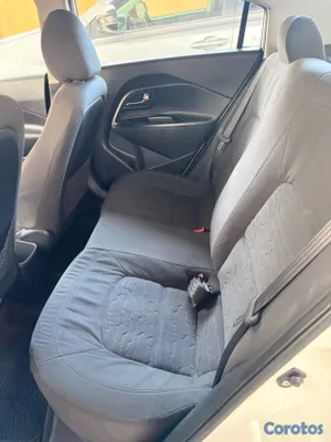 2015 Kia Rio — foto 6 / 7