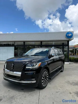 2022 Lincoln Navigator — foto 2 / 8