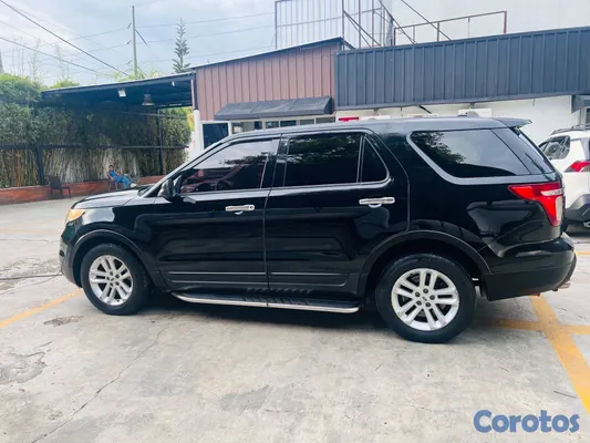 2014 Ford Explorer — foto 5 / 8