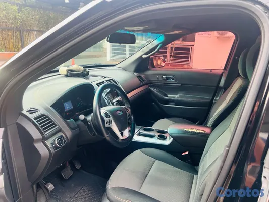 2014 Ford Explorer — foto 6 / 8