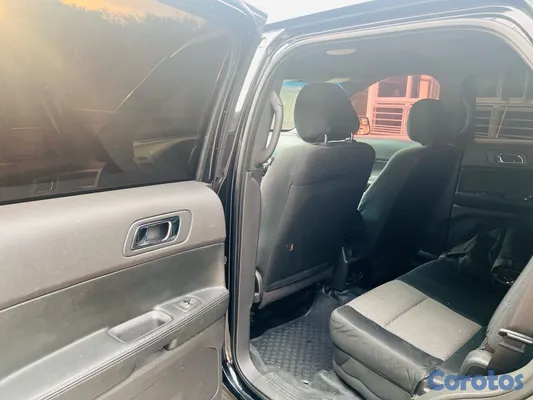 2014 Ford Explorer — foto 7 / 8