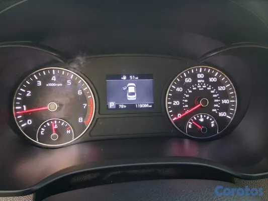 2020 Kia Optima — foto 8 / 13
