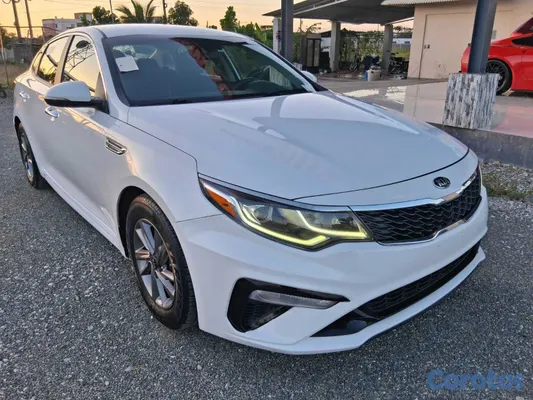 2020 Kia Optima — foto 10 / 13