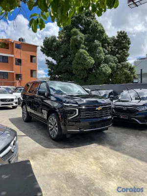 2025 Chevrolet Tahoe — foto 2 / 8