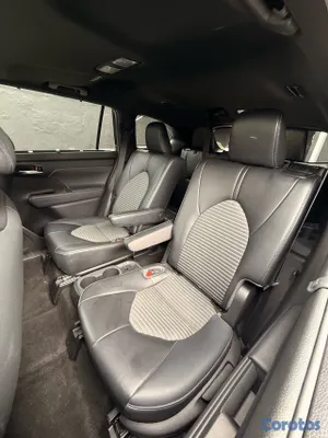 2022 Toyota Highlander — foto 10 / 14