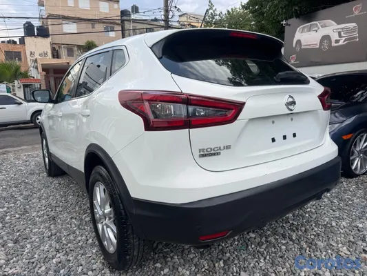 2021 Nissan Rogue — foto 4 / 10
