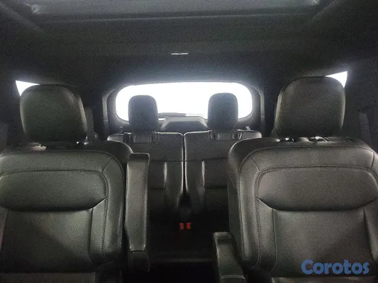 2020 Ford Explorer — foto 5 / 10