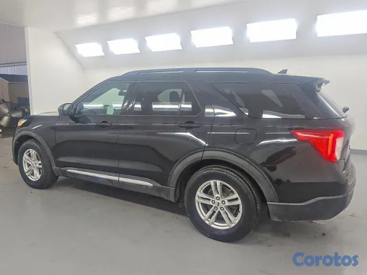 2020 Ford Explorer — foto 6 / 10