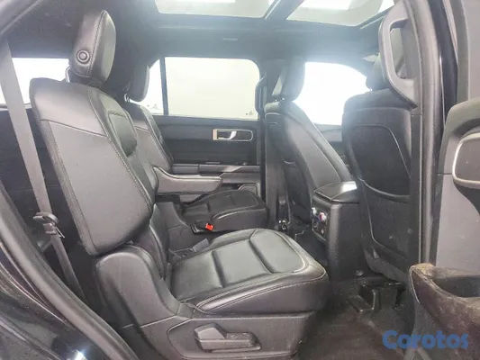 2020 Ford Explorer — foto 7 / 10