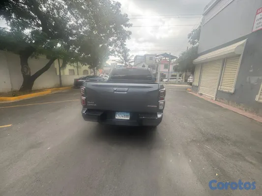 2025 Isuzu Dmax — foto 3 / 5