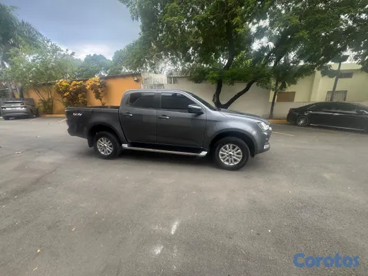 2025 Isuzu Dmax — foto 4 / 5