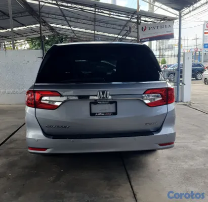 2018 Honda Odyssey — foto 11 / 12