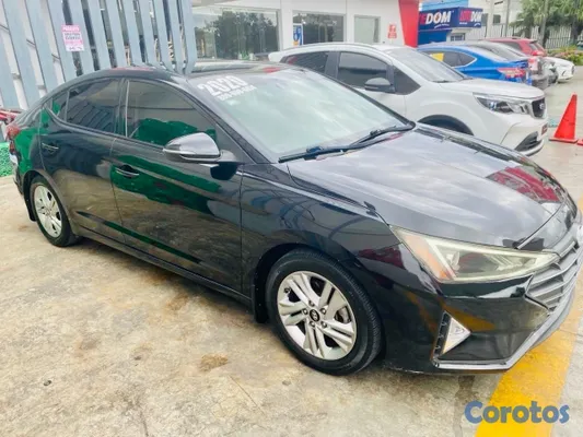 2020 Hyundai Elantra — foto 2 / 7