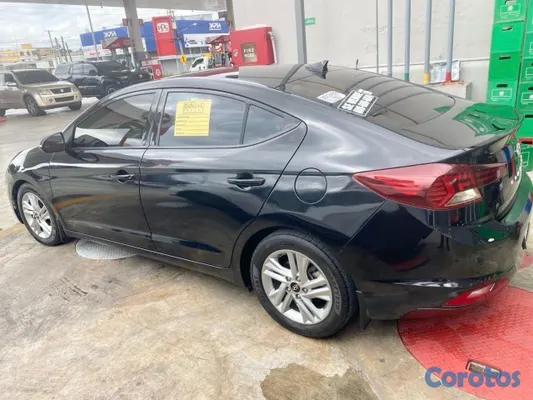 2020 Hyundai Elantra — foto 3 / 7