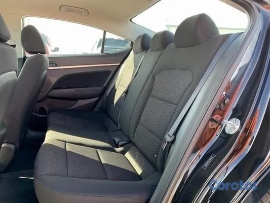 2020 Hyundai Elantra — foto 6 / 7