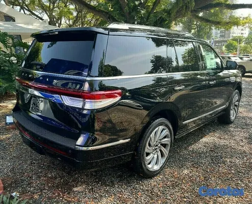 2024 Lincoln Navigator — foto 3 / 5