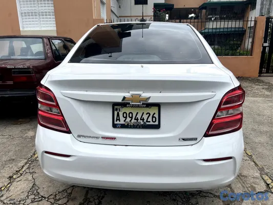 2018 Chevrolet Sonic — foto 2 / 8