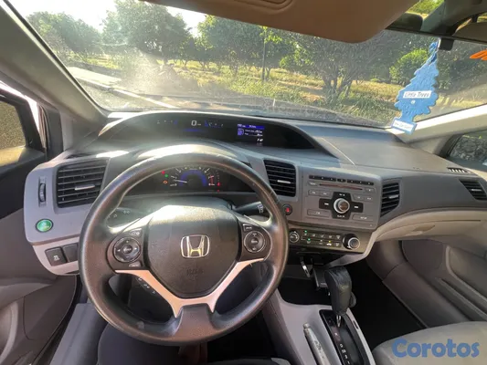 2012 Honda Civic — foto 11 / 16