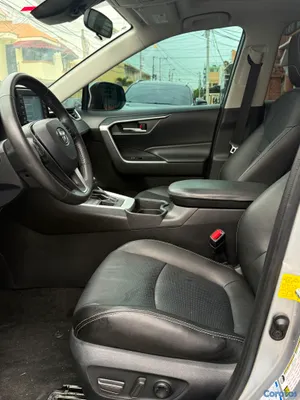 2020 Toyota Rav-4 — foto 10 / 18