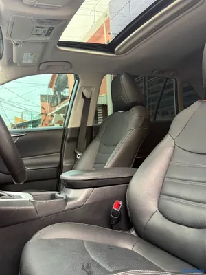 2020 Toyota Rav-4 — foto 16 / 18