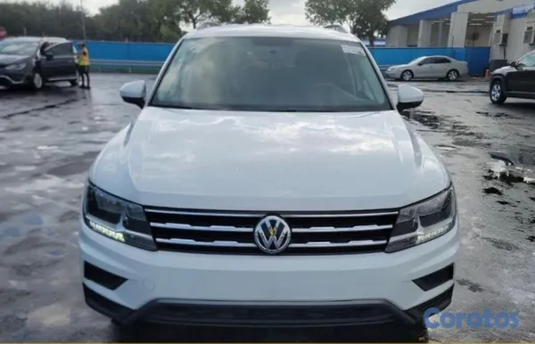 2021 Volkswagen Tiguan — foto 2 / 10