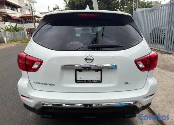 2020 Nissan Pathfinder — foto 5 / 10