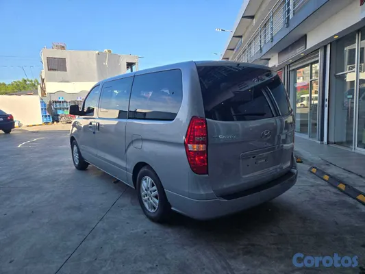 2021 Hyundai Grand Starex — foto 15 / 19
