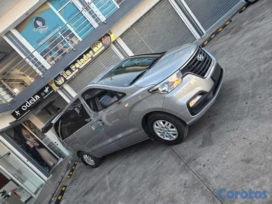 2021 Hyundai Grand Starex — foto 18 / 19