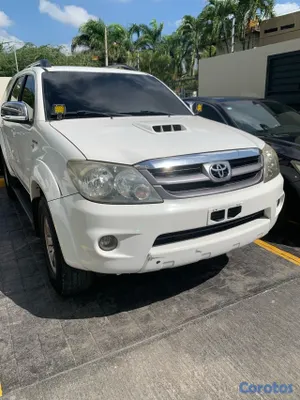 2008 Toyota Fortuner — foto 3 / 12
