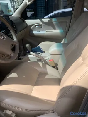 2008 Toyota Fortuner — foto 7 / 12