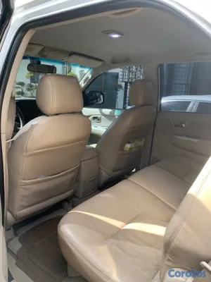 2008 Toyota Fortuner — foto 10 / 12