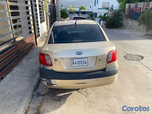 2008 Kia Rio — foto 2 / 5