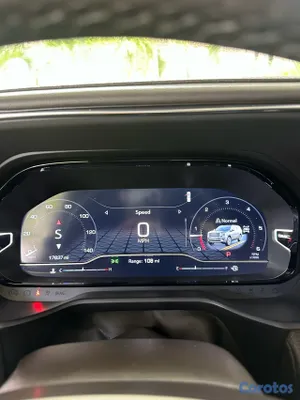 2024 GMC Yukon — foto 15 / 17