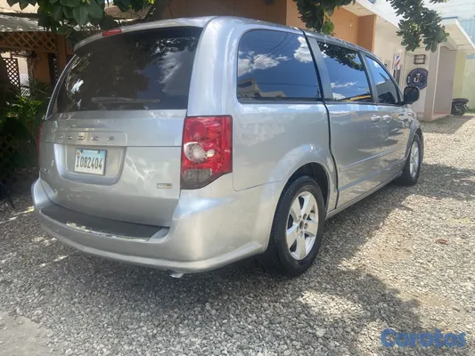 2014 Dodge gran caravan — foto 5 / 7