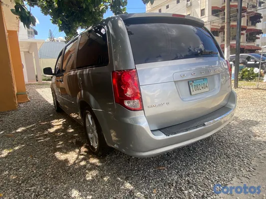 2014 Dodge gran caravan — foto 6 / 7