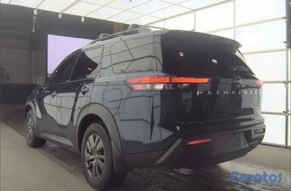 2022 Nissan Pathfinder — foto 4 / 9