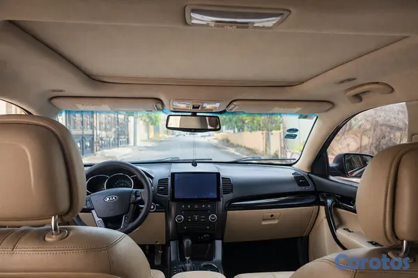 2011 Kia Sorento — foto 9 / 12