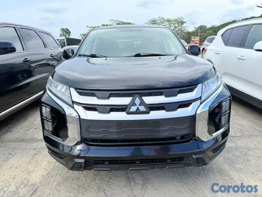 2020 Mitsubishi Outlander — foto 2 / 11