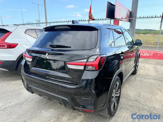 2020 Mitsubishi Outlander — foto 6 / 11