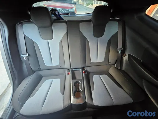 2019 Hyundai Veloster 2019, versión base, motor 2.0 nat — foto 7 / 11