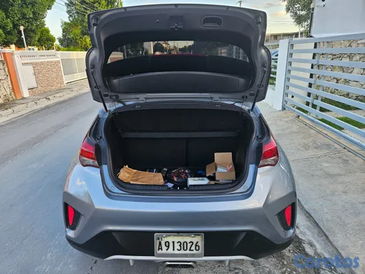2019 Hyundai Veloster 2019, versión base, motor 2.0 nat — foto 9 / 11