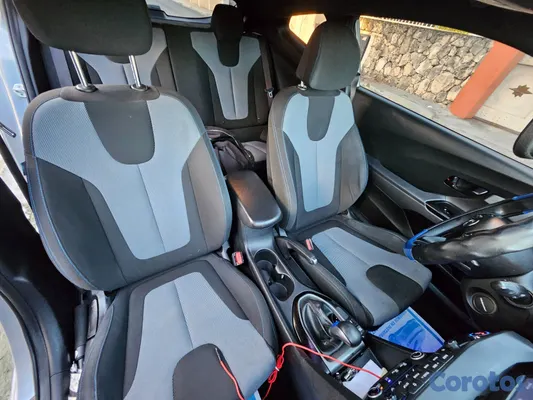 2019 Hyundai Veloster 2019, versión base, motor 2.0 nat — foto 10 / 11