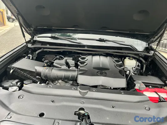 2018 Toyota 4 Runner — foto 8 / 13